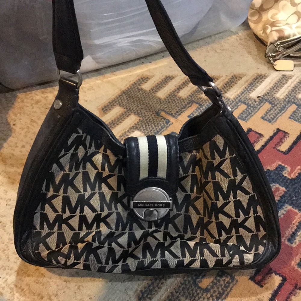 Michael kors purse
